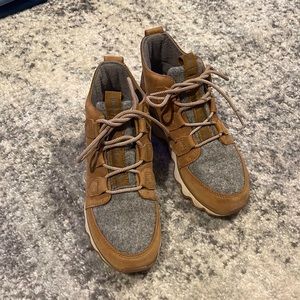Sorel Kinetic Caribou Boots Size 7